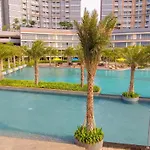 Warm And Elegant 1Br At Gold Coast Apartment By Travelio