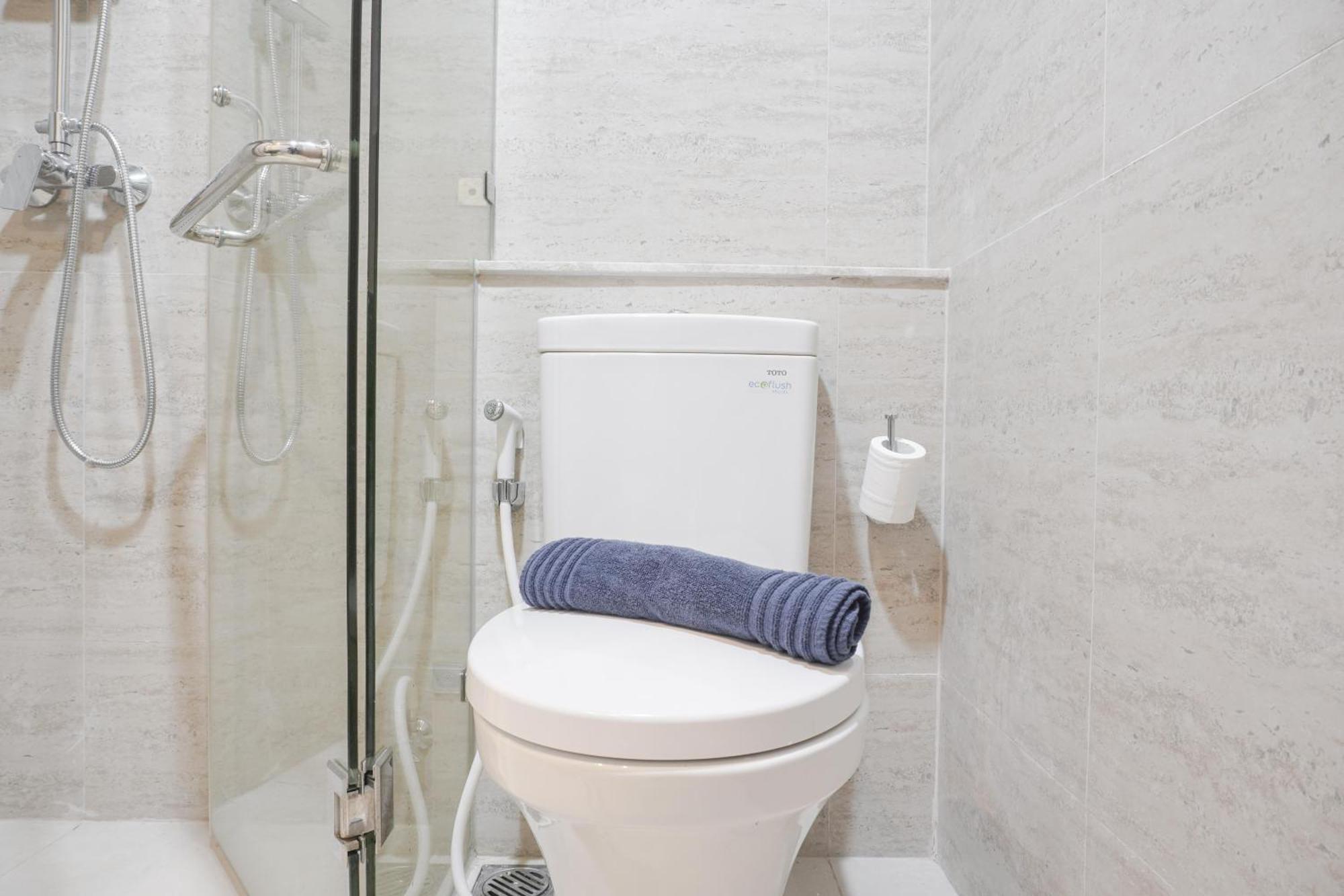 Apartment Warm And Elegant 1br At Gold Coast By Travelio